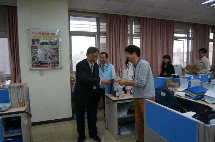 新春團拜(局長蒞臨)多人遠照
