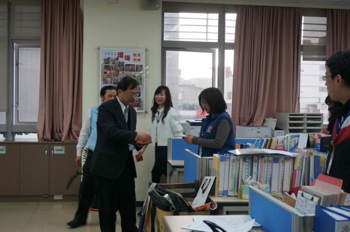 新春團拜(局長蒞臨)四人遠照
