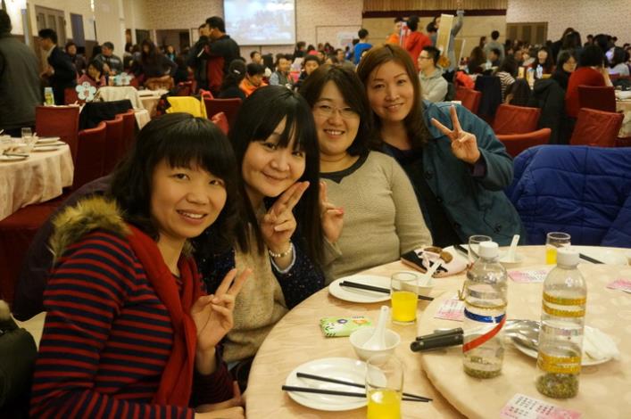 地政春節聯誼餐會四人側合照