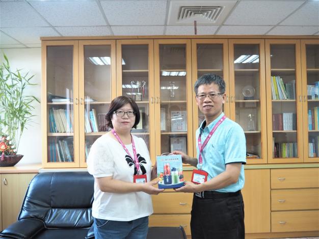 恭喜鄒秀英同仁