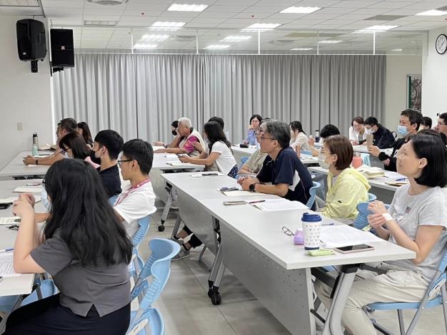 講師授課中-第3張