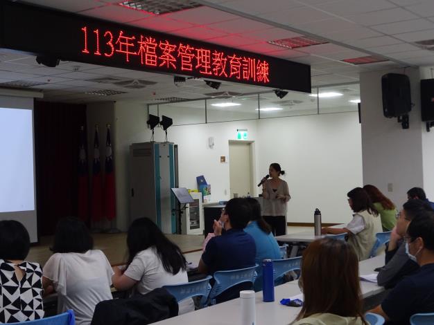 講師授課中-第3張