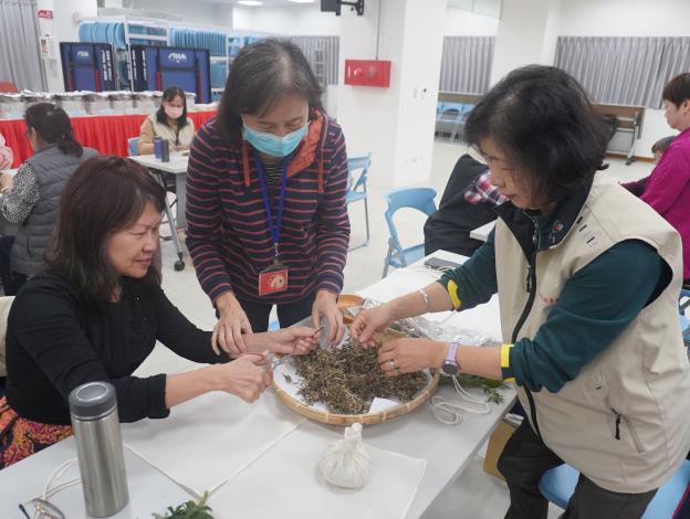 志工手工藥草包製作體驗-第8張