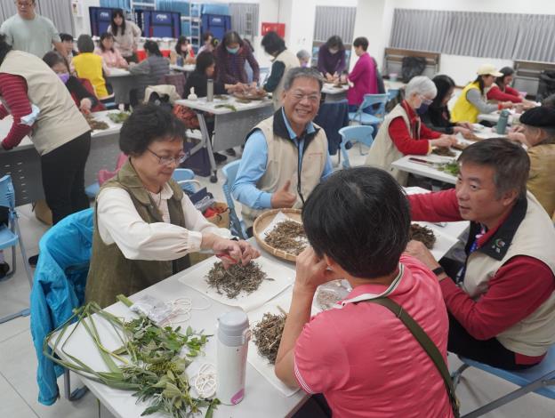 志工手工藥草包製作體驗-第10張