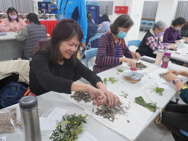 志工手工藥草包製作體驗-第5張