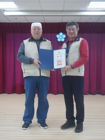 主任頒發聘書予新任隊長-劉邦訓