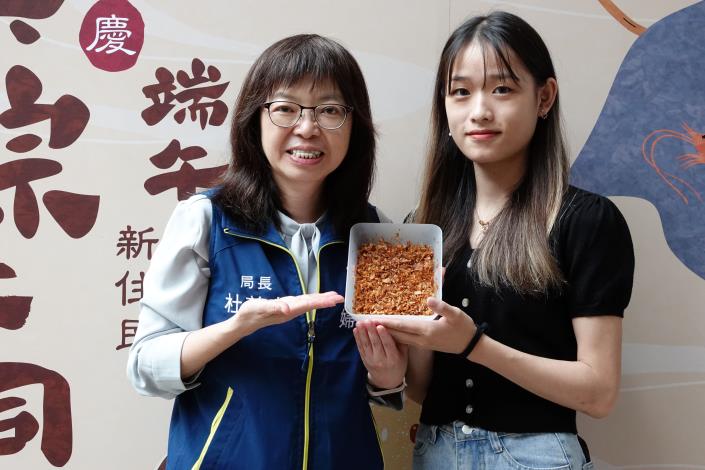 新二代趙鈺玲，傳承媽媽好手藝製作本次活動油蔥酥的原料