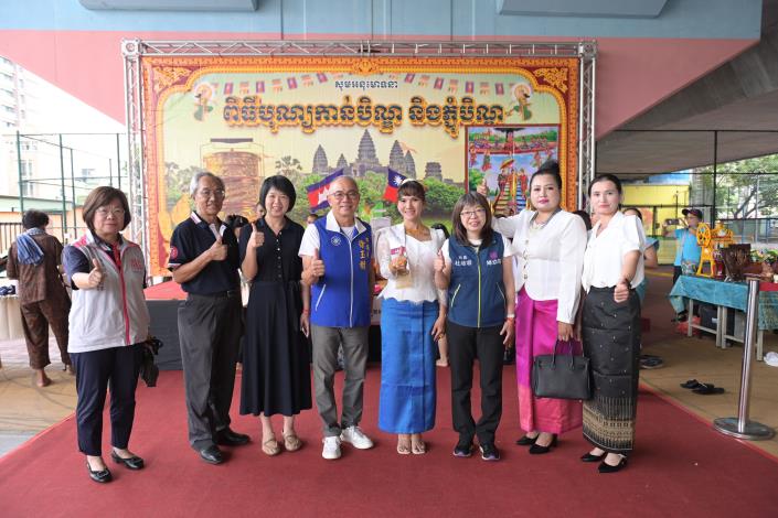 民意代表合影照片