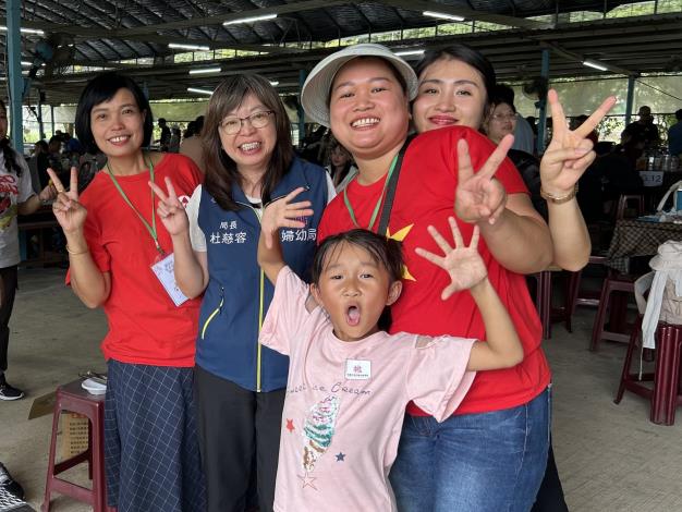 杜局長與學員合照(1)