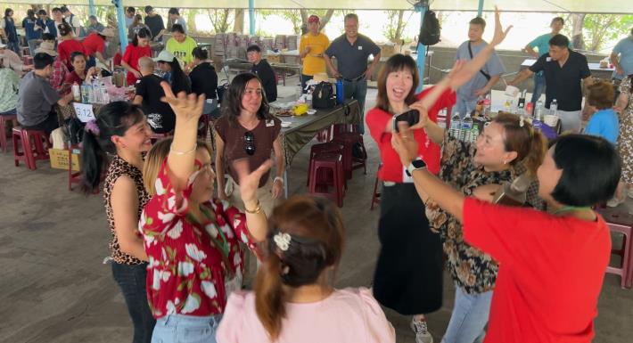 學員們以音樂會友互相交流(2)