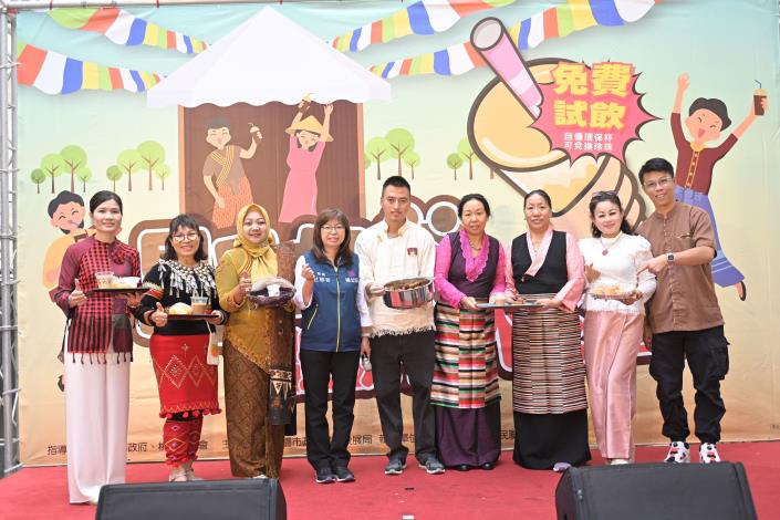 (左起)越南、緬甸、印尼、西藏、泰國文化風味奶茶