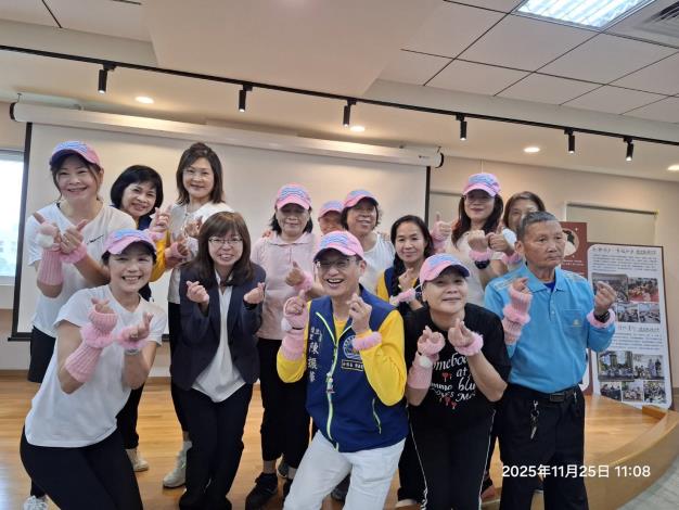 復旦里(樂活協會)成員與杜局長大合照