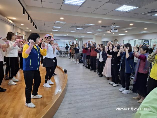 復旦里表演-與現場來賓開場表演互動