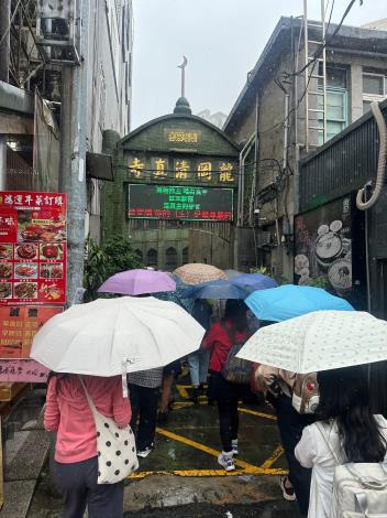 來到了龍岡清真寺