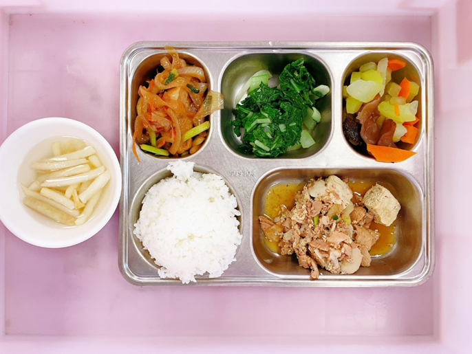 導入在地食材的校園營養午餐