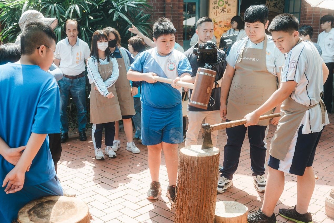 木博館帶著孩子認識木、欣賞木，讓木藝走進孩子們的日常生活