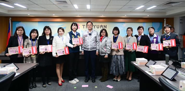 113年3月8日本府傑出女性公務員於市政會議頒獎-1