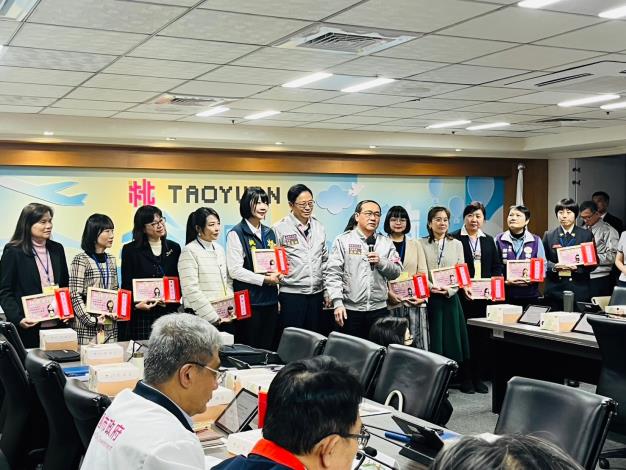 113年3月8日本府傑出女性公務員於市政會議頒獎-2