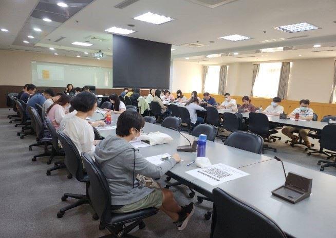 參訓學員認真聆聽