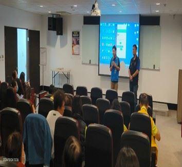 議員助理及課長致詞開場