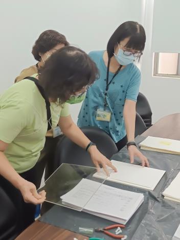 由善後組接 手，並進行乾燥、修復作業。