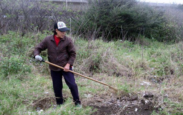 環保局全力偵辦林務局大園單車道旁林地遭棄廢棄物