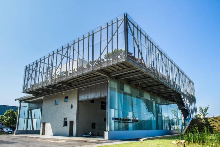 全國唯一！桃園柴油車排煙檢測站通過「第1 級近零碳建築」認證(共計5張)