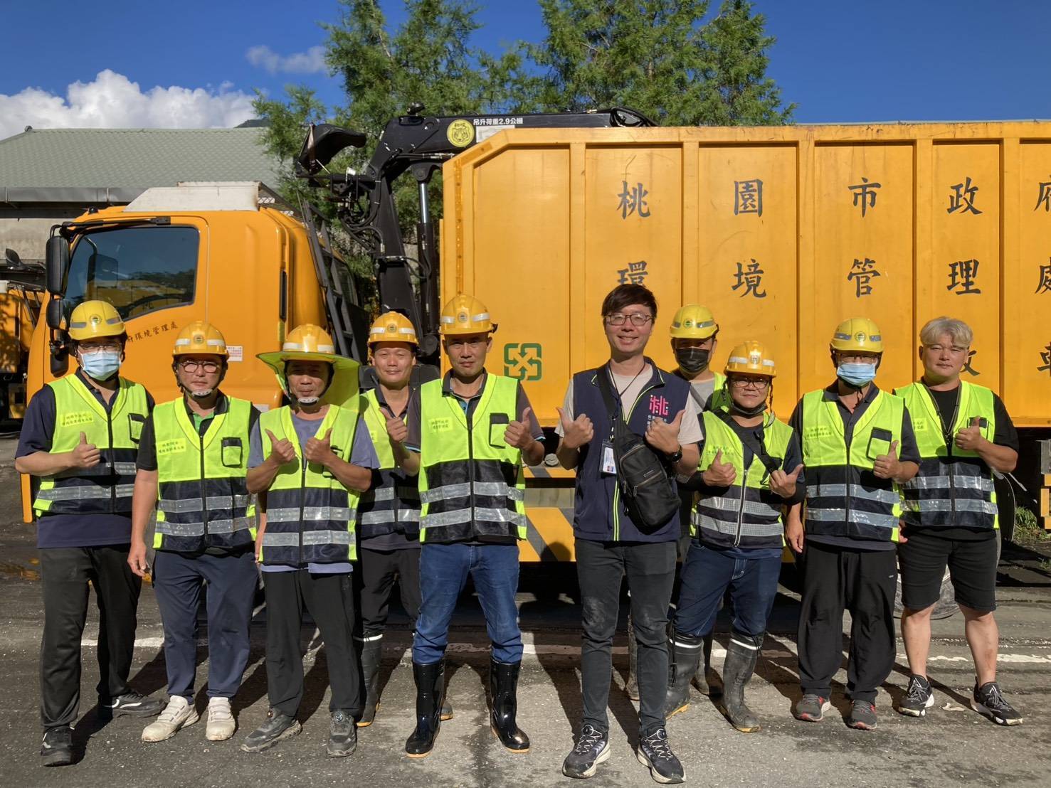 樺加沙颱風離去 桃園環保局快速馳援花蓮光復進行災後復原(共4張)