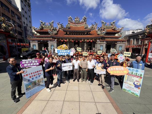 桃園站前商圈齊心淨街　「菸蒂不落地」行動打造乾淨門戶新形象(共5張)