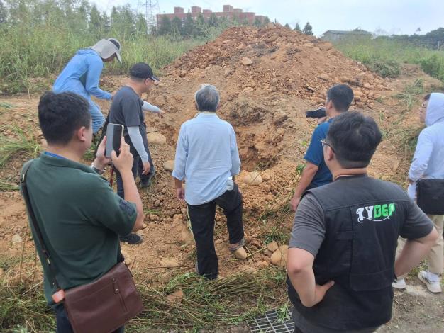 環檢警聯手破獲龍潭、楊梅非法棄置案 桃園環保局強調嚴查嚴辦絕不寬貸(共4張)