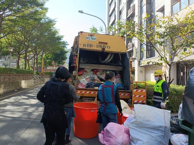 連假垃圾正常收運 桃園市清潔隊源頭減廢不打烊(共4張)