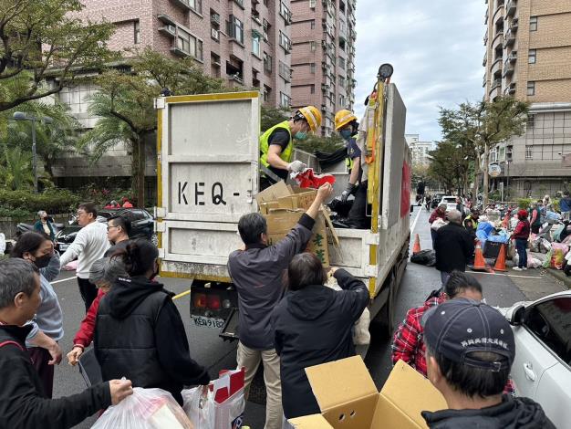 2. 請民眾落實資源回收分類並妥善交付資源回收車