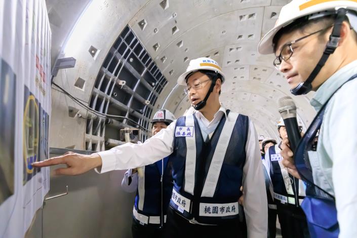 市長聽取視察說明