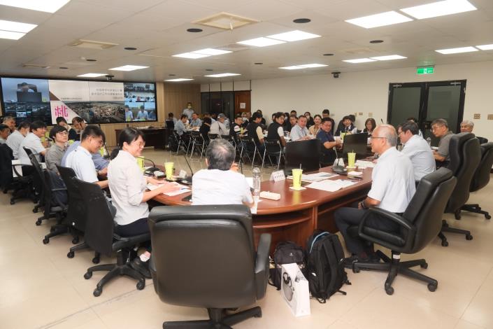 桃園捷運局向行政院工程會簡報說明捷運棕線計畫，爭取早日審議通過進入實質工程階段