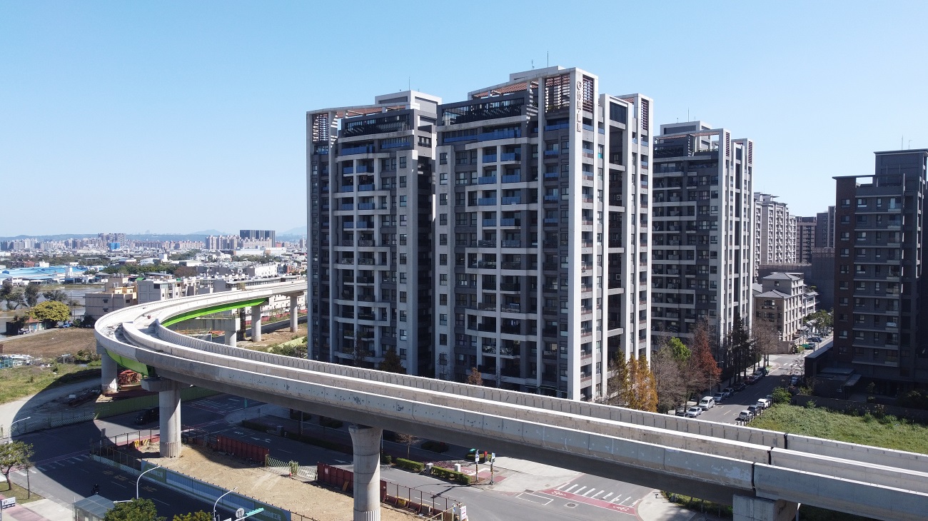 桃園捷運綠線八德區仁德路與建德路口(G01-G02間)高架橋梁