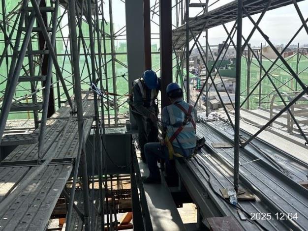 G15a(原G31)車站站體抗風梁柱施作