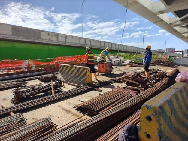 崁下橋東側進橋板鋼筋加工
