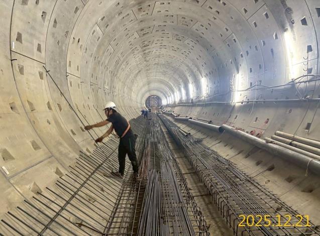 G03南井上行線潛盾隧道仰拱步道施作