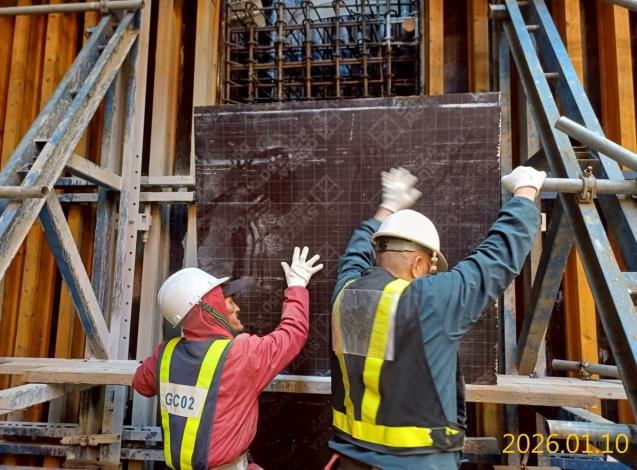 G04出入口B B4F側牆施作