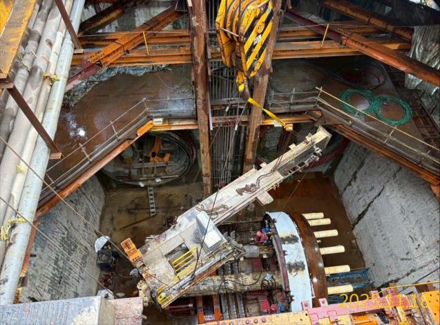 G05站南井潛盾機組裝