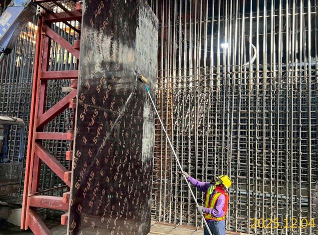 G05站穿堂層結構牆施作