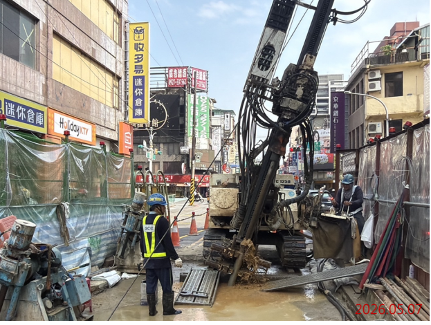 潛盾隧道_中圓上行線地盤改良灌漿作業