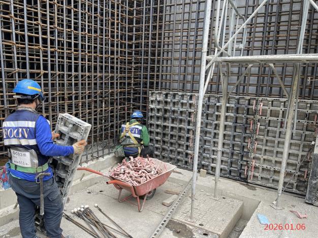 G09站_B1F柱牆模板組立