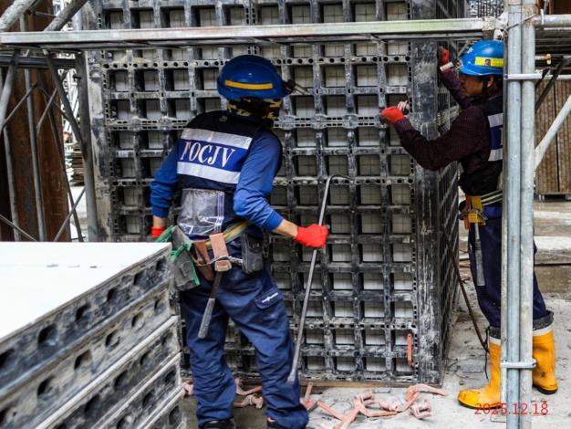 G08_站土開區B3F獨立柱模板組立