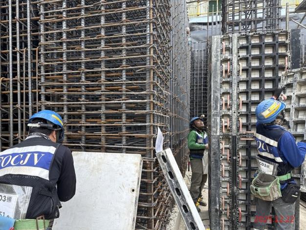 G09_站B1F獨立柱模板組立