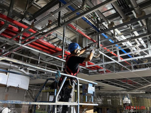 G12_站穿堂層公共區天花板施作