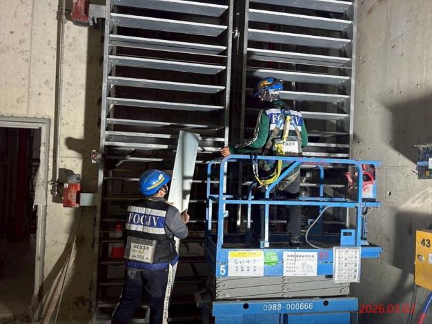 G11站_站體穿堂層風管系統-風門安裝