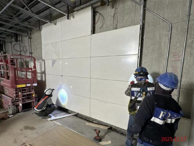 G11_站體穿堂層公共區牆板施作