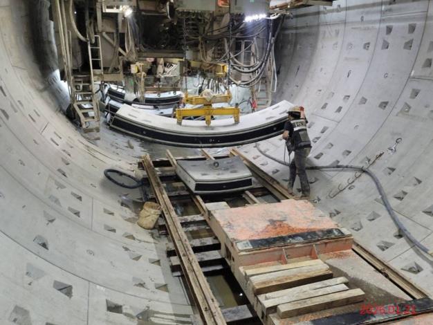 潛盾隧道_中圓上行線掘進-環片組立作業(G09~G08)