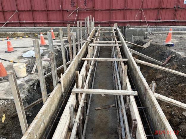 北出土段_矩形溝施作